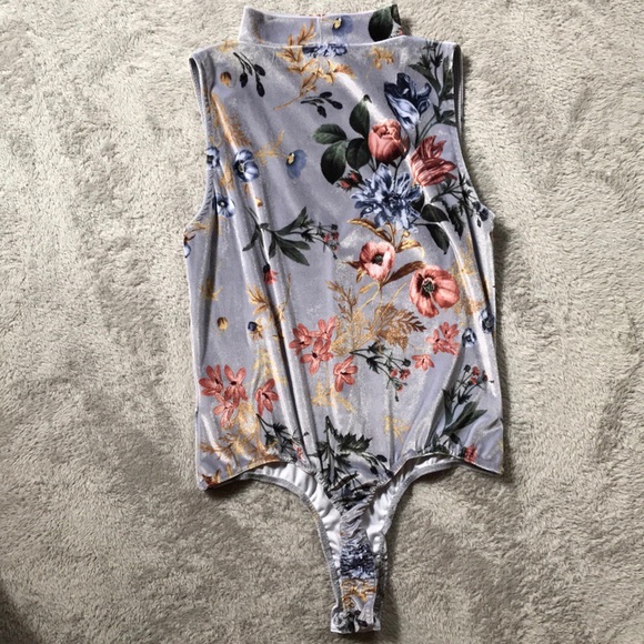 Missguided Velvet Floral Bodysuit NWT - Picture 5 of 8